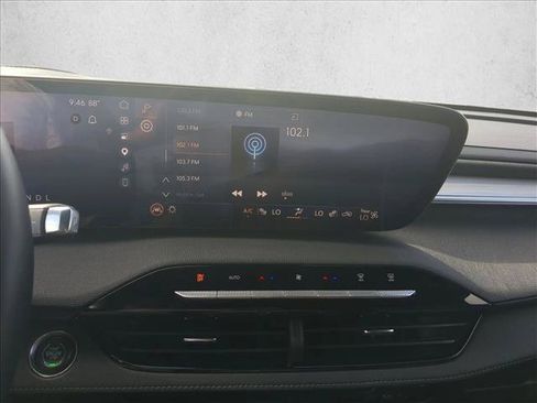 Used 2025 Buick Enclave Preferred FWD image 13