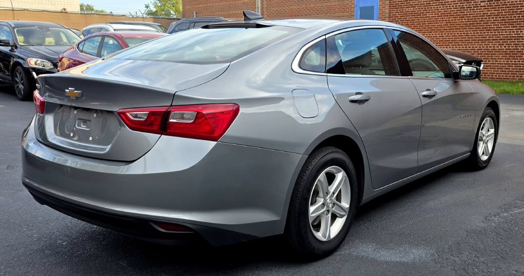 Used 2023 Chevrolet Malibu LS FWD image 2