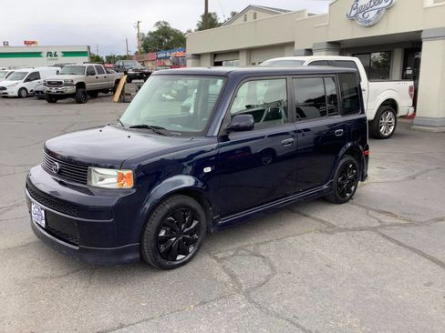Used 2004 Scion xB FWD image 1