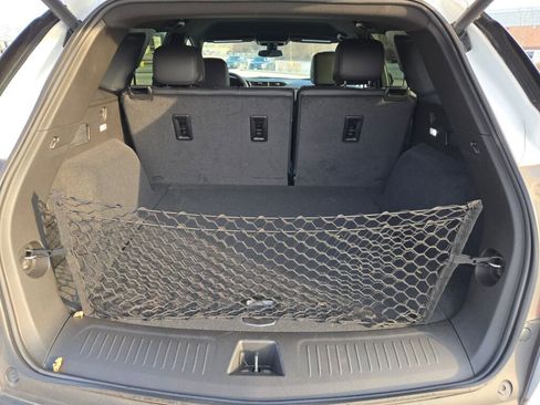 New 2025 Cadillac XT5 Luxury image 17