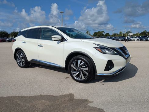 Used 2023 Nissan Murano SL w/ SL Moonroof Package FWD image 2