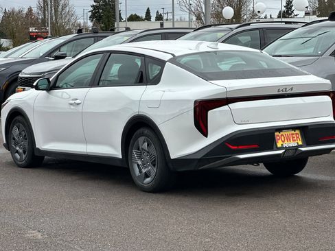 Certified 2025 Kia K4 LX image 6