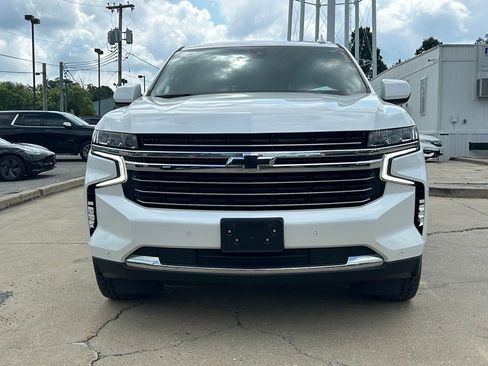 Used 2022 Chevrolet Suburban LT AWD/4WD image 3