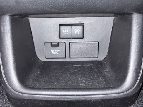 Used 2019 Toyota Highlander XLE image 20