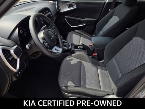 Certified 2025 Kia Soul LX w/ LX Technology Package FWD image 19