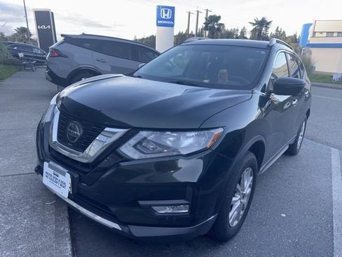 Used 2018 Nissan Rogue SV w/ Premium Package image 3