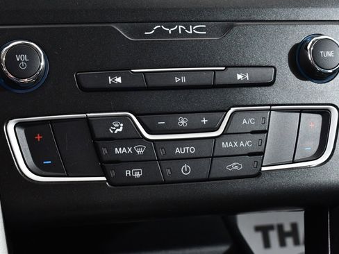 Used 2020 Ford Fusion SE image 29