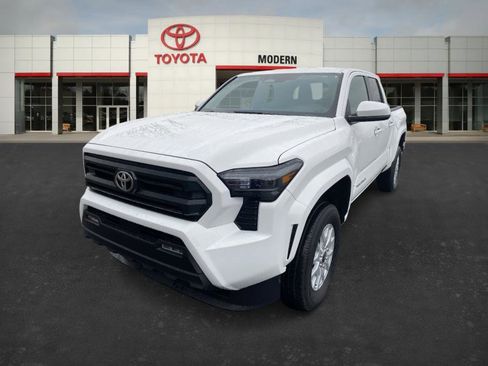 Certified 2025 Toyota Tacoma SR5 image 1
