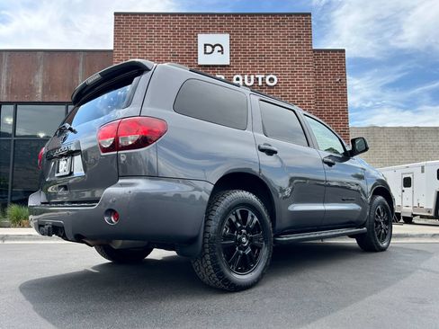 Used 2022 Toyota Sequoia TRD Sport AWD/4WD image 6