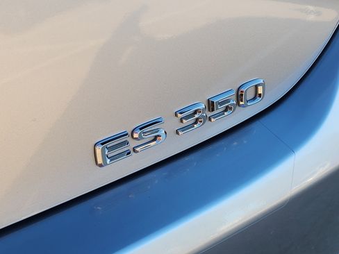 Certified 2022 Lexus ES 350 F Sport image 13