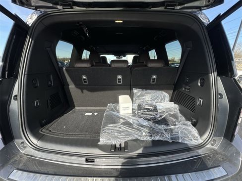 New 2026 Nissan Armada Platinum Reserve image 25