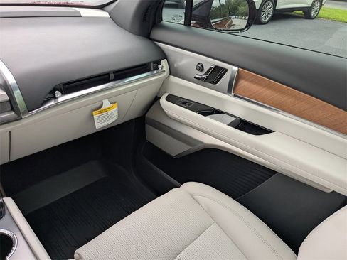 New 2026 Cadillac Vistiq Sport w/ LPO, Floor Liner Package image 20