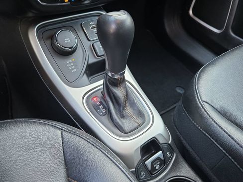 Used 2018 Jeep Compass Latitude w/ Popular Equipment Group AWD/4WD image 24