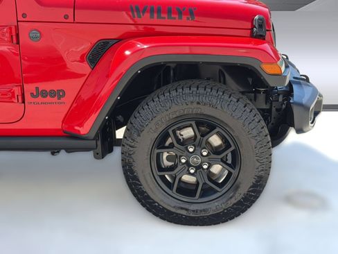 Used 2024 Jeep Gladiator Sport AWD/4WD image 11