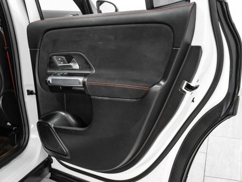 Used 2021 Mercedes-Benz GLB 35 AMG 4MATIC image 45