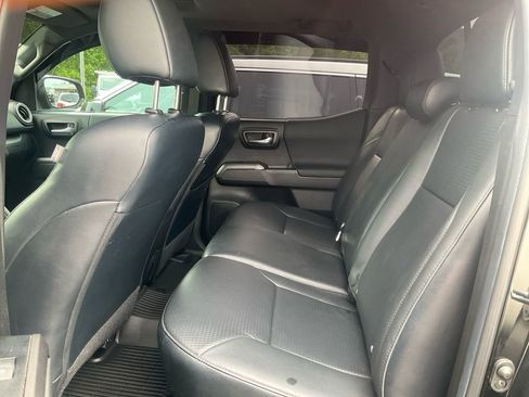 Used 2023 Toyota Tacoma TRD Sport w/ TRD Premium Sport Package AWD/4WD image 14