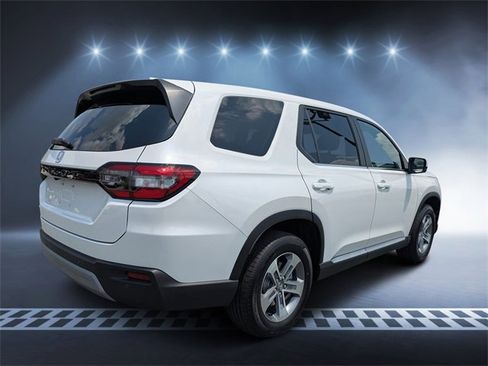 New 2025 Honda Pilot EX-L image 3