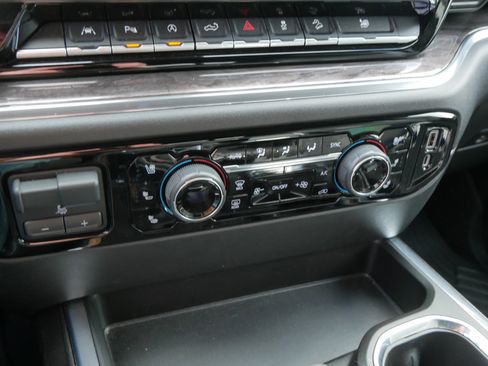 Used 2023 Chevrolet Silverado 1500 LTZ AWD/4WD image 31