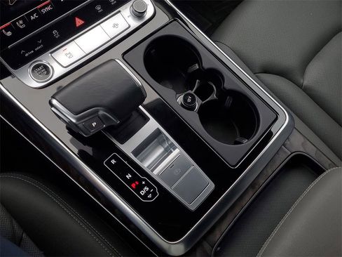 Used 2021 Audi Q8 Prestige w/ Prestige Package image 25