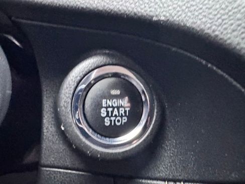 Used 2021 Subaru Crosstrek 2.5i Sport w/ Moonroof Package image 24