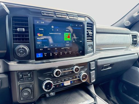 Used 2023 Ford F250 Platinum w/ FX4 Off-Road Package AWD/4WD image 21