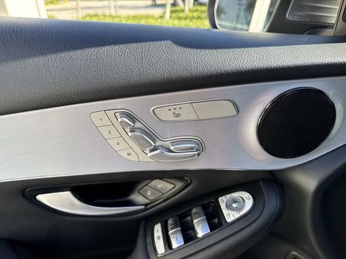 Used 2019 Mercedes-Benz GLC 300 image 42