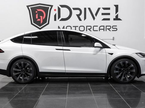 Used 2022 Tesla Model X image 10