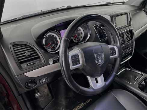 Used 2017 Dodge Grand Caravan GT image 12