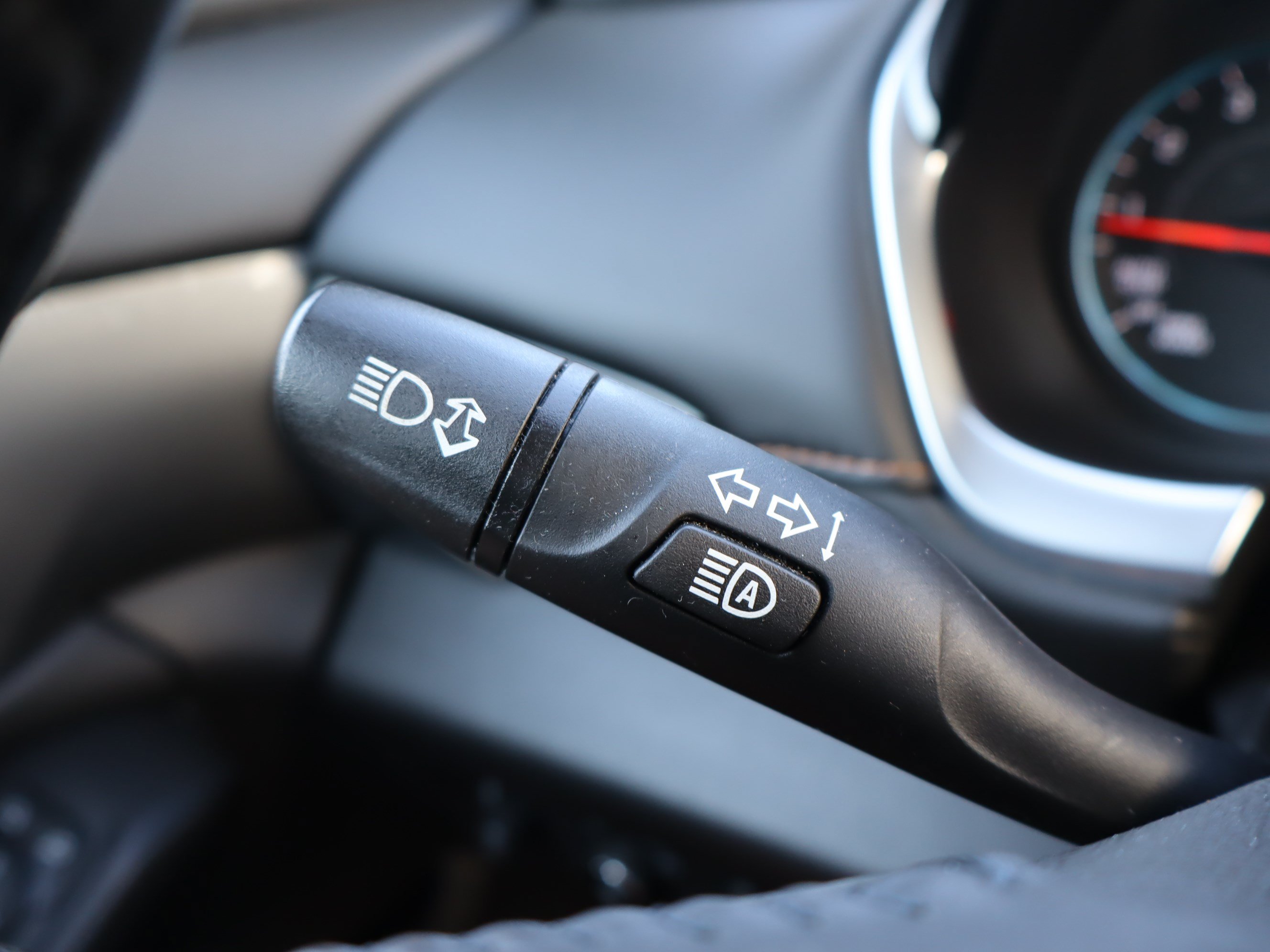 Used 2021 Chevrolet Traverse RS FWD image 21