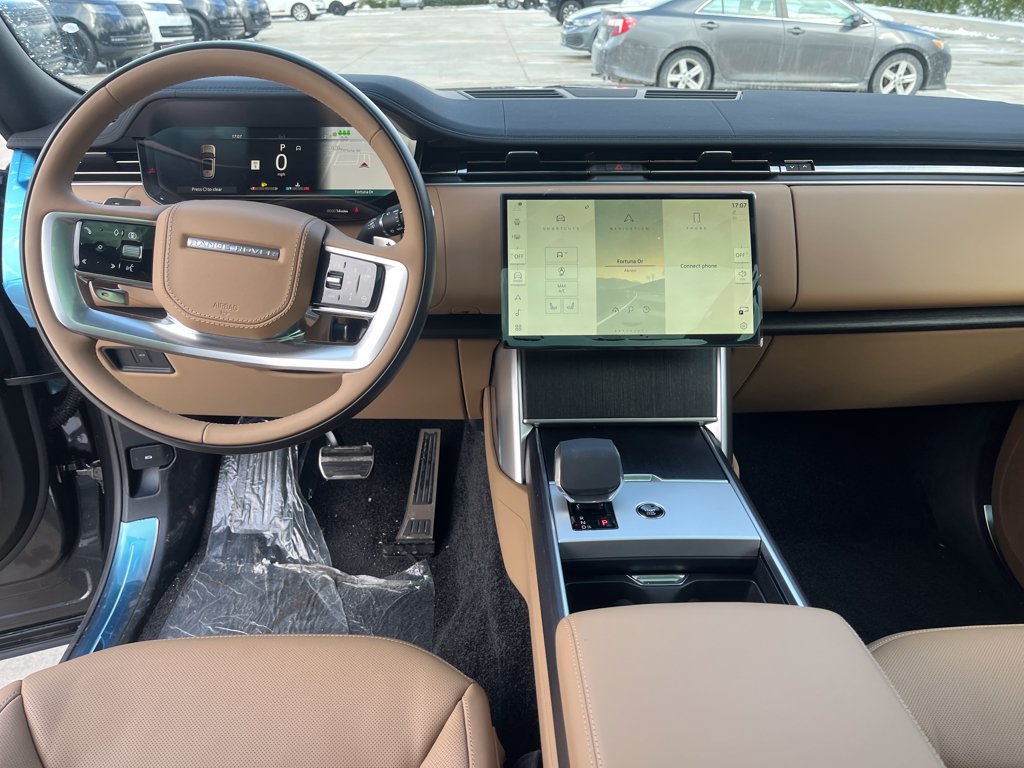 New 2026 Land Rover Range Rover Long Wheelbase SE AWD/4WD image 12