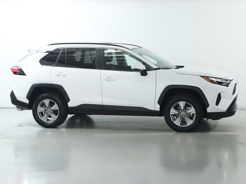 Used 2025 Toyota RAV4 XLE image 11