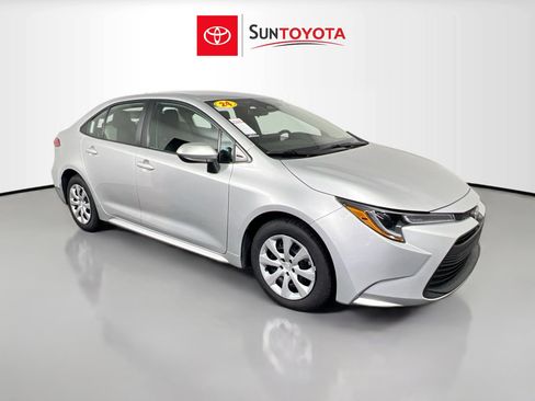 Used 2024 Toyota Corolla LE FWD image 1