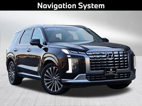 Used 2023 Hyundai Palisade Calligraphy image 3