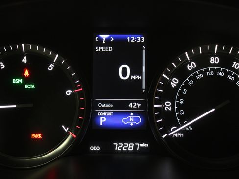 Used 2019 Lexus LX 570 4WD w/ Inspiration Series image 54