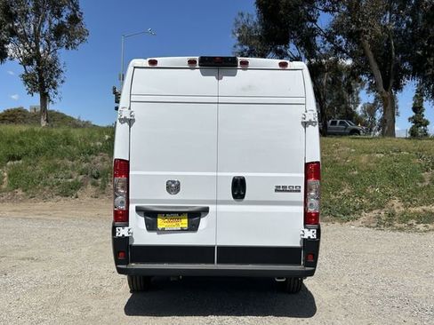 New 2024 RAM ProMaster 3500 w/ Premium Convenience Group FWD image 3