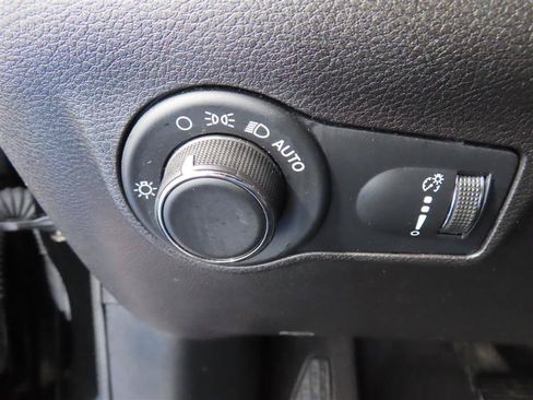 Used 2023 Jeep Compass Sport AWD/4WD image 17