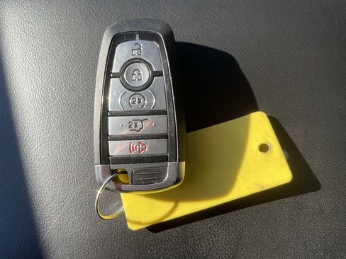 Used 2022 Ford Explorer XLT w/ Equipment Group 202A image 31