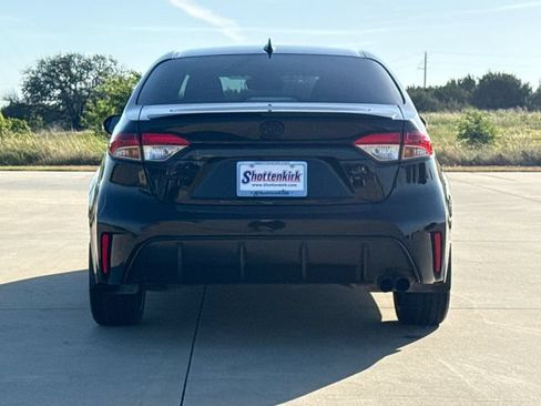 Used 2025 Toyota Corolla SE FWD image 6