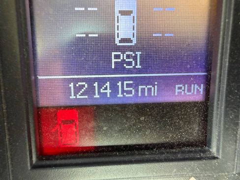 Used 2013 Chrysler Town & Country Touring FWD image 9