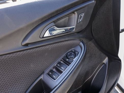 Used 2023 Chevrolet Malibu LT FWD image 13