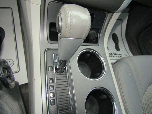 Used 2010 Chevrolet Traverse LT w/ Personal Connectivity Package image 27