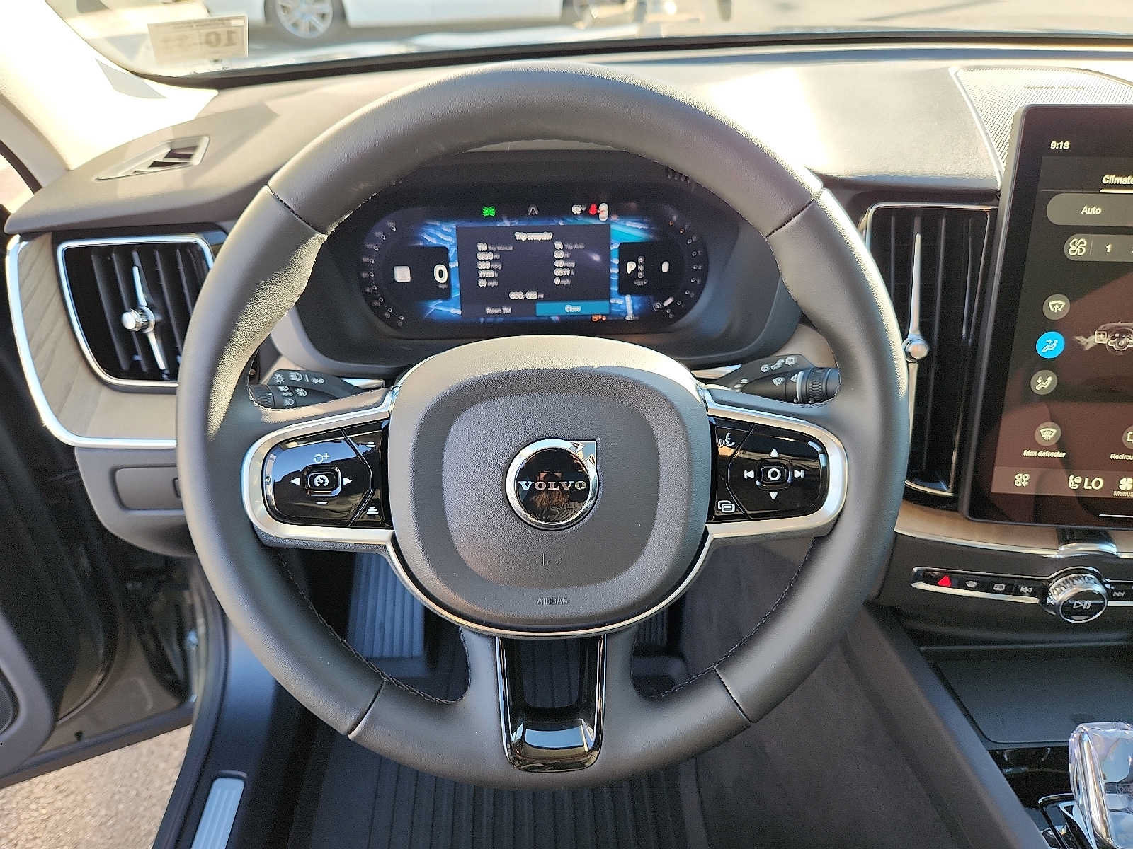 Used 2027 Volvo XC60 B5 Plus AWD/4WD image 19