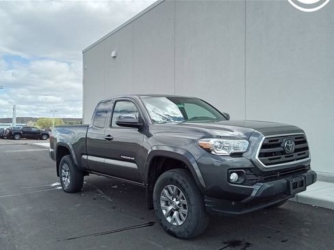 Used 2019 Toyota Tacoma SR5 AWD/4WD image 1