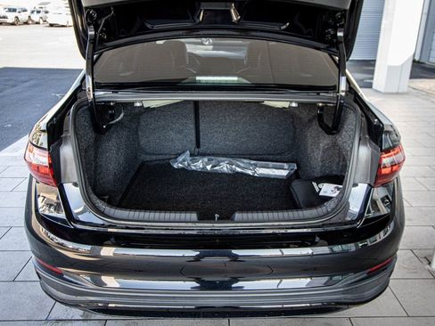 Used 2022 Volkswagen Jetta SE image 16