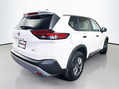 Used 2023 Nissan Rogue S AWD/4WD image 7