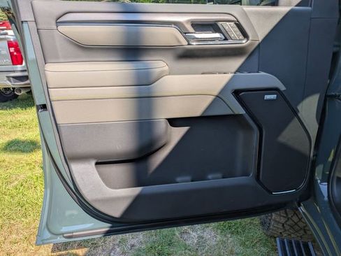 New 2026 Chevrolet Silverado 2500 ZR2 AWD/4WD image 8