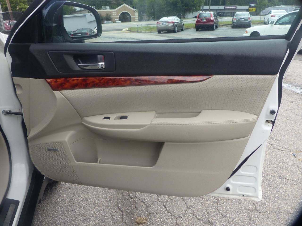 Used 2011 Subaru Outback 2.5i Limited AWD/4WD image 13