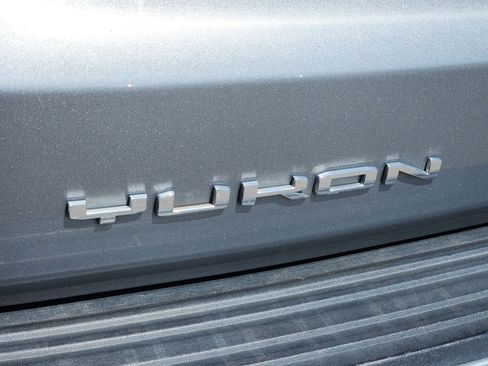 Used 2023 GMC Yukon XL Denali RWD image 12