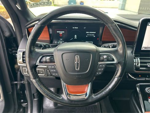 Used 2018 Lincoln Navigator L Reserve image 17