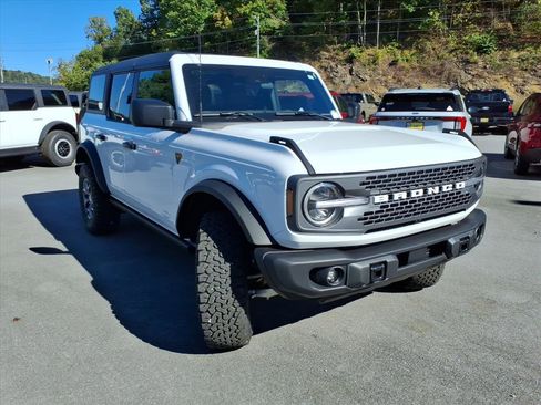 New 2025 Ford Bronco Badlands image 11
